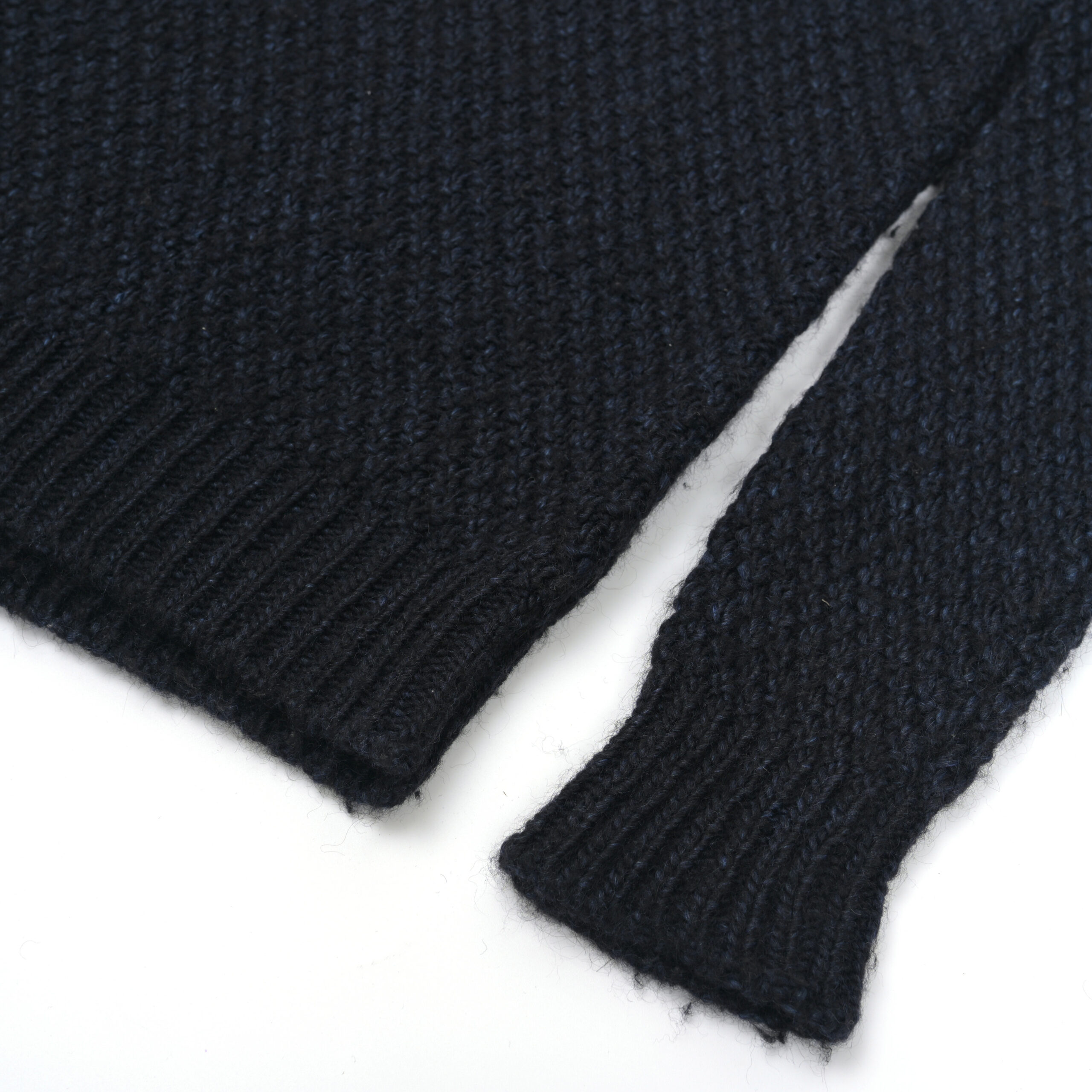 YVES SAINT LAURENT wool rollneck sweater (S) – Au Drôle de Zèbre – Au Drôle de Zèbre